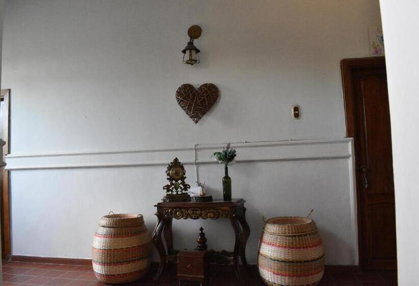 خانه 4 خوابه, Casa Isabelita