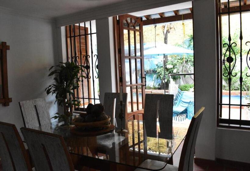 خانه 4 خوابه, Casa Isabelita