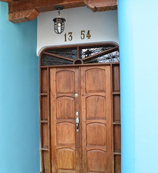 خانه 4 خوابه, Casa Isabelita