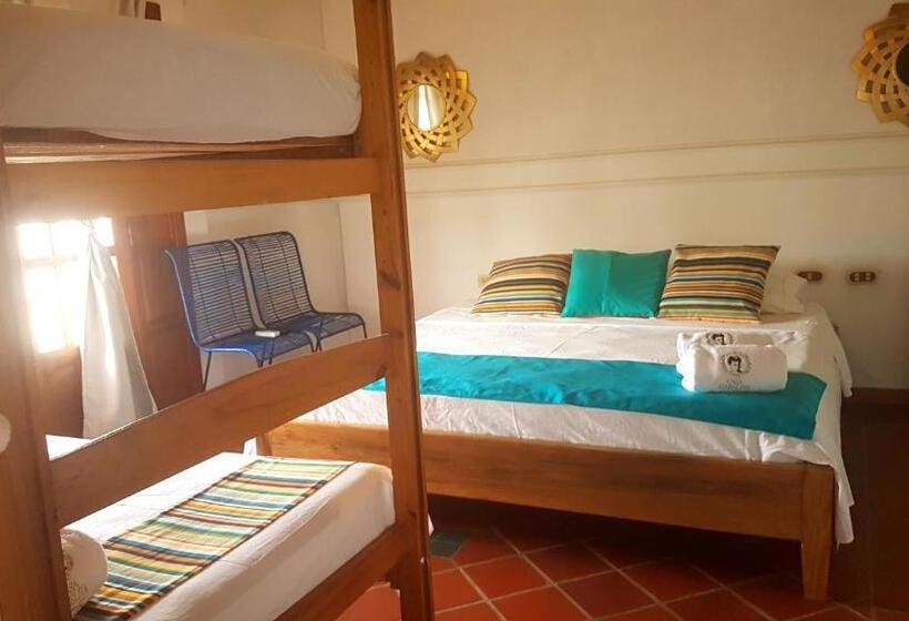 تختخواب در اتاق مشترک, Casa Isabelita