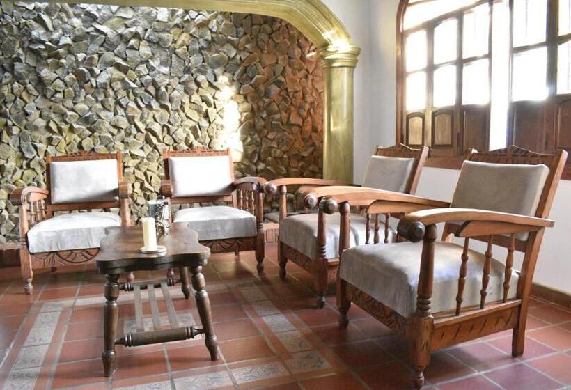 خانه 4 خوابه, Casa Isabelita