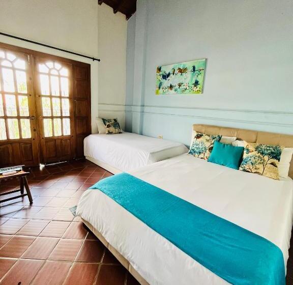 سوییت جونیور با بالکن, Casa Isabelita