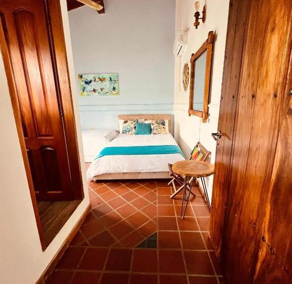 سوییت جونیور با بالکن, Casa Isabelita