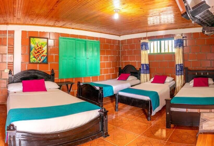 Quarto Quádruplo Estandar, Finca Hotel El Tizon