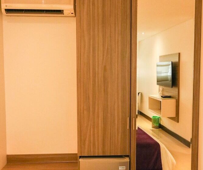 Quarto Triplo Estandar, Loyds