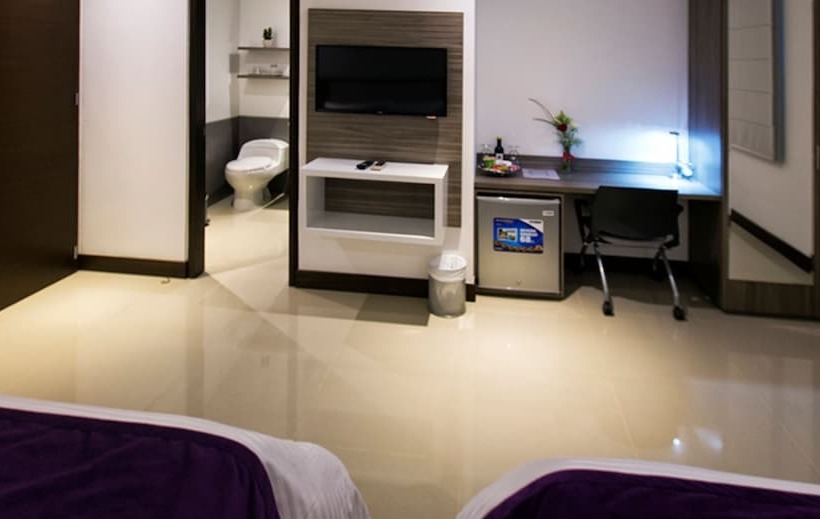 Quarto Estandar, Loyds