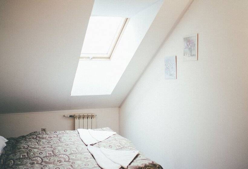 带共用浴室的标准房间, Roof Hostel