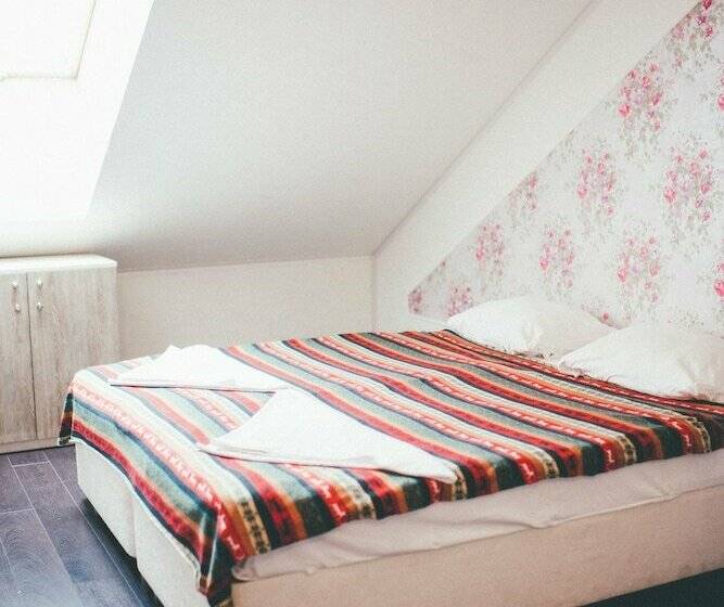 标准间, Roof Hostel