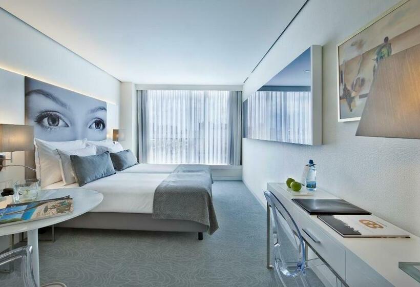 اتاق لوکس با چشم‌انداز شهر, White Lisboa
