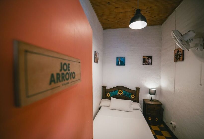 스탠다드 룸 공동 욕실, Viajero Hostel Cali & Salsa School