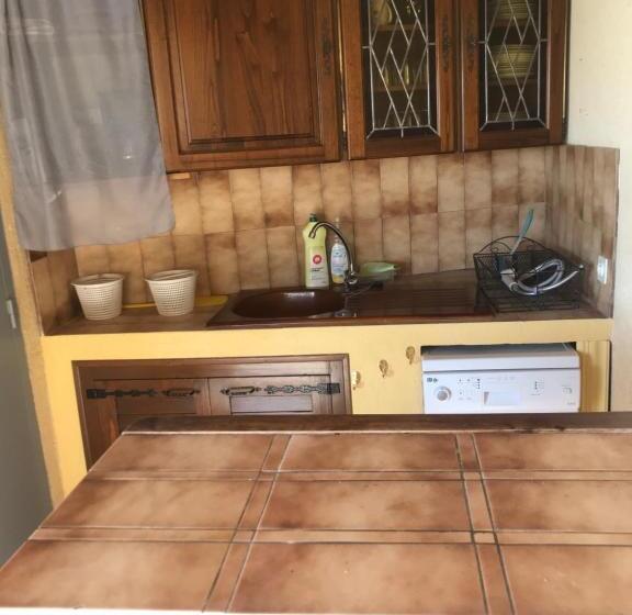 Апартаменты 3 Спальни, Chambres D Hôtes Climatisées Avec Cuisine D été Villa Gour Du Peyrol