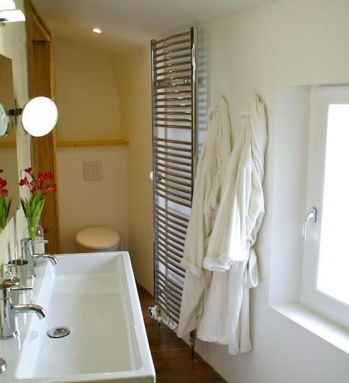 سوییت, La Maison Rouge D Uzes B&b
