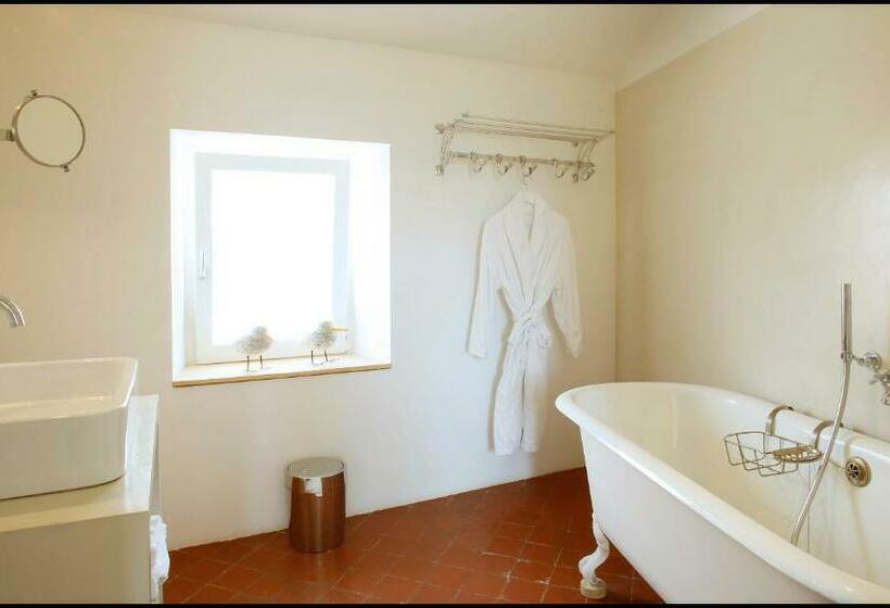 اتاق لوکس با چشم‌انداز باغ, La Maison Rouge D Uzes B&b