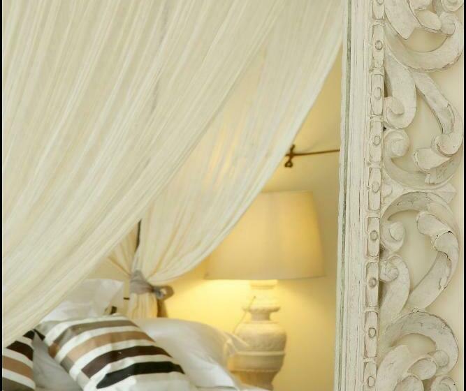 اتاق لوکس با چشم‌انداز باغ, La Maison Rouge D Uzes B&b