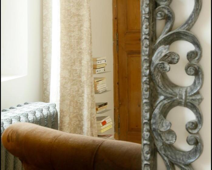 سوییت, La Maison Rouge D Uzes B&b