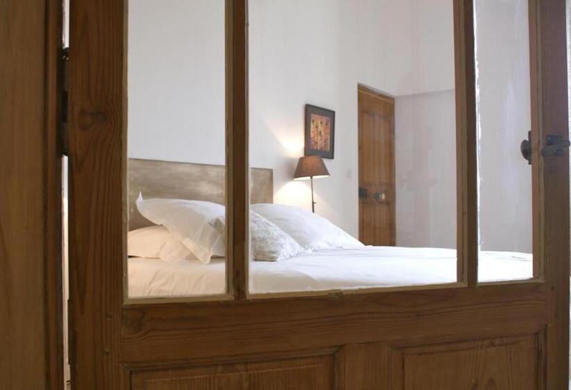 سوییت, La Maison Rouge D Uzes B&b