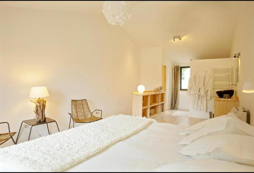 اتاق دلوکس با چشم‌انداز پارک, La Maison Rouge D Uzes B&b
