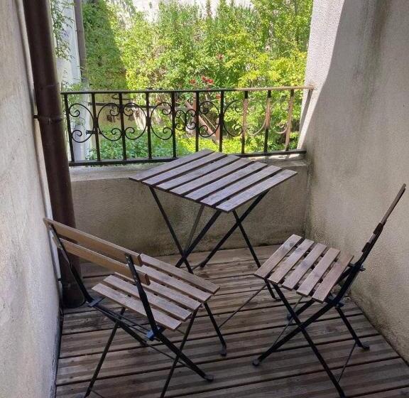 Апартаменты 1 Спальня с Балконом, La Maison Des Augustins B&b, Spa Et Fitness