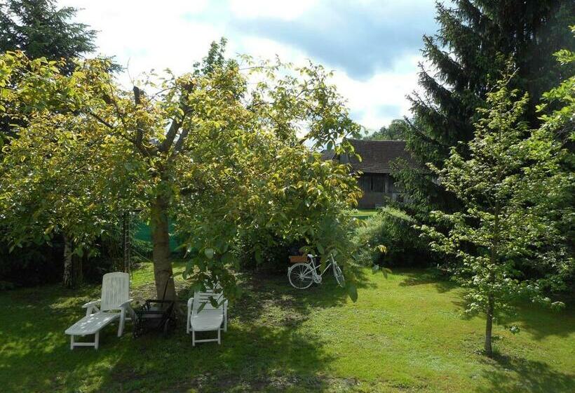 Апартаменты 2 Спальни, Gîte La Charmaie