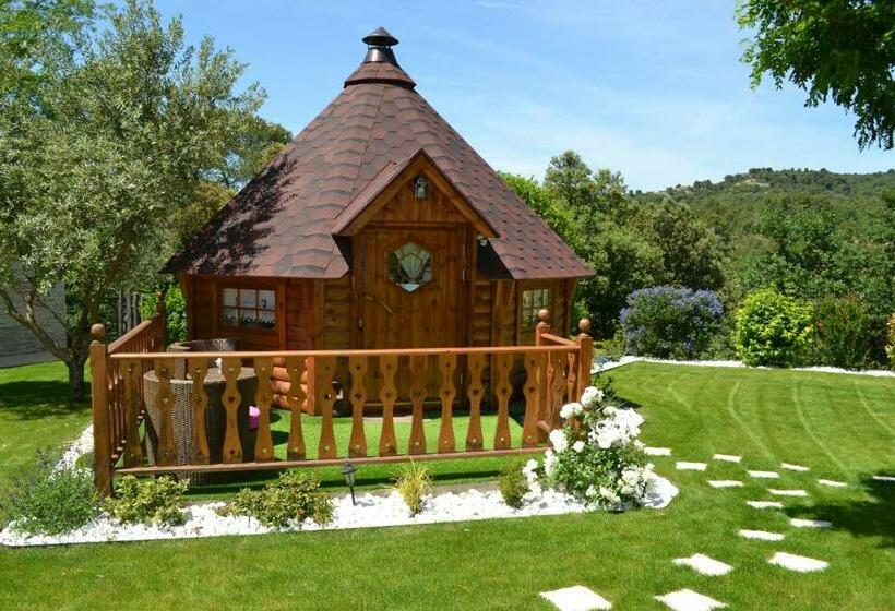 Номер Стандарт, Le Refuge