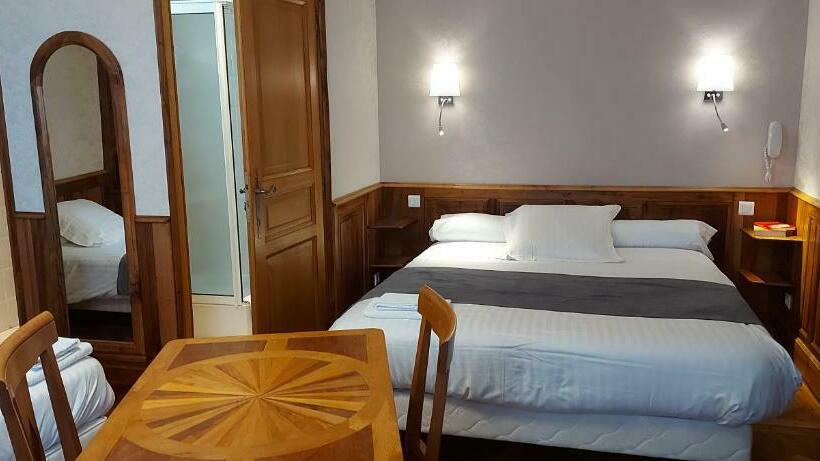 اتاق استاندارد سه نفره, Hôtel La Montagne Fleurie