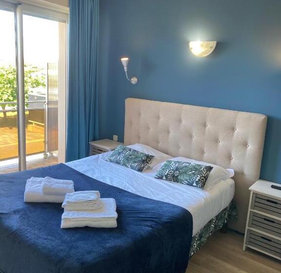 Номер Стандарт с Балконом, Hôtel Le Plaisance