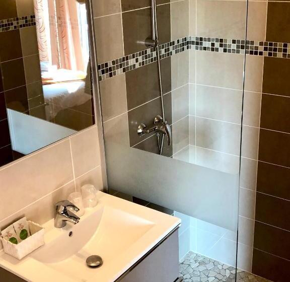 Номер Стандарт с Балконом, Hôtel Le Plaisance