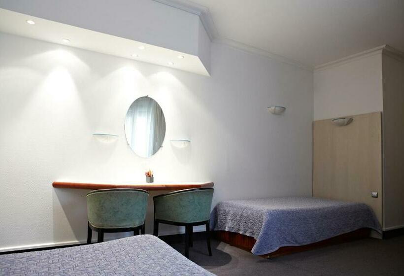 Четырехместный Номер Стандарт, Hôtel Mets Et Plaisirs