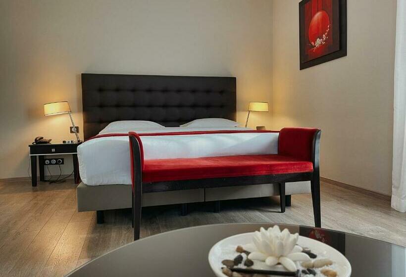 Номер Комфорт, Amicitia   Hôtel & Restaurant