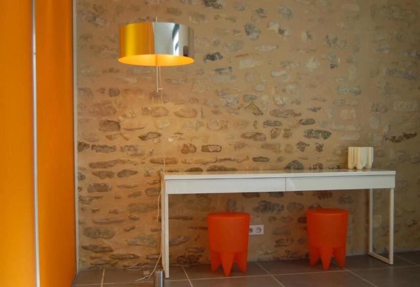 اتاق استاندارد, Le Jour Et La Nuit  Maison D Hôtes