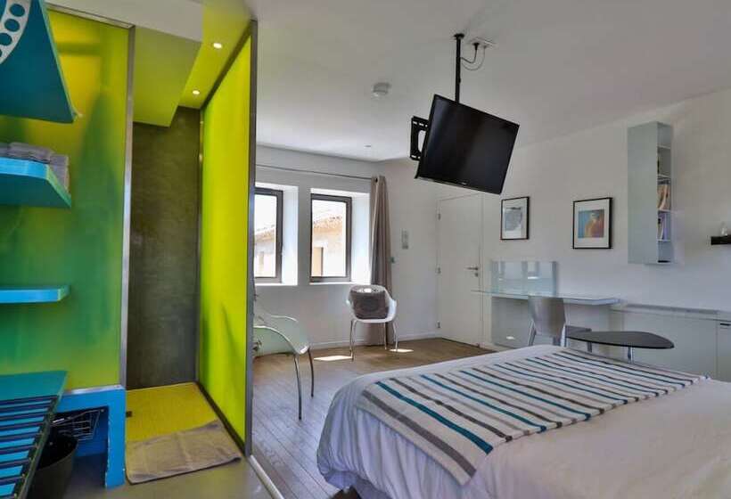اتاق استاندارد, Le Jour Et La Nuit  Maison D Hôtes