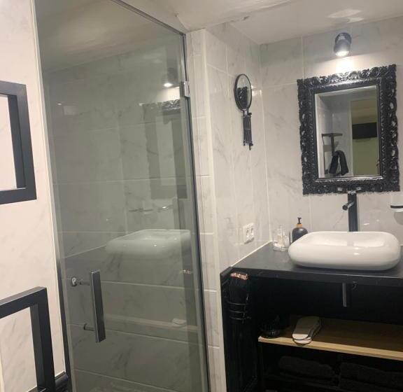 Апартаменты 2 Спальни, Marseille City Chambres&appartements