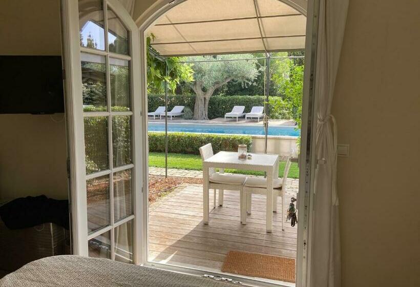 스탠다드 룸 풀장 전망, Villa La Begude   Boutique Luxury B&b