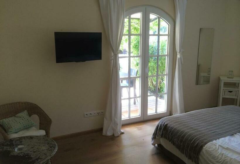 스탠다드 룸 풀장 전망, Villa La Begude   Boutique Luxury B&b