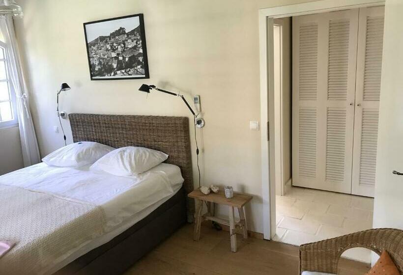 스탠다드 룸 풀장 전망, Villa La Begude   Boutique Luxury B&b