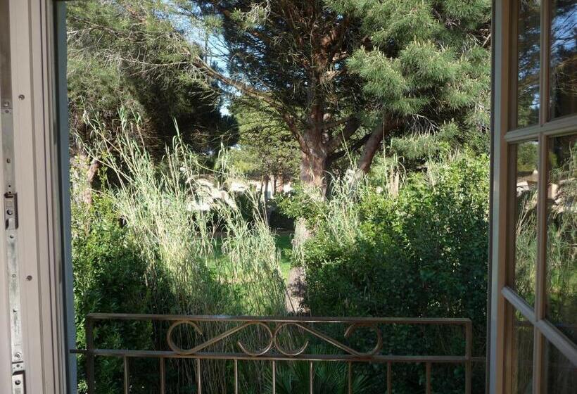 غرفة سوبيريور مطلة على حمام السباحة, Villa La Begude   Boutique Luxury B&b