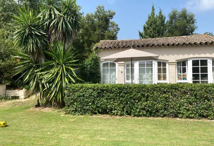 스탠다드 룸 가든 전망, Villa La Begude   Boutique Luxury B&b
