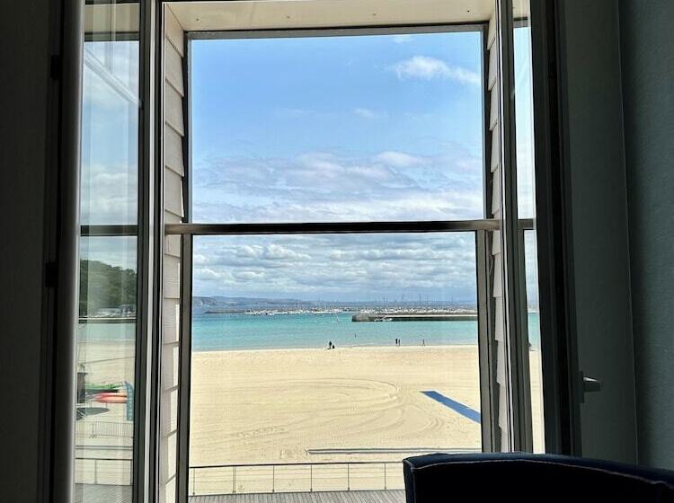 اتاق سوپریور با چشم‌انداز دریا, De La Baie