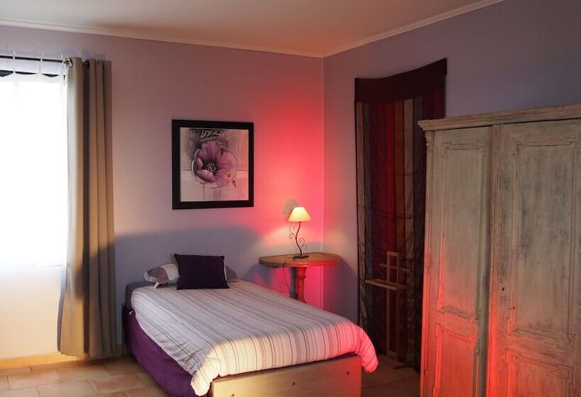 غرفة بريميوم ثلاثية, Hôtel Le Relais Du Luberon