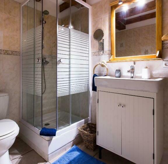 Номер Стандарт Трехместный, Gite Auberge De Montvilliers
