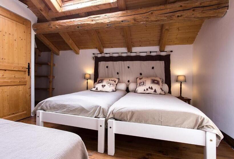 스탠다드 트리플 룸, Gite Auberge De Montvilliers