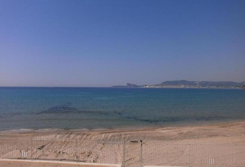 اتاق استاندارد با بالکن و چشم‌انداز دریا, Au Tapis De Sable