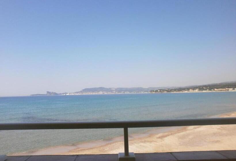 اتاق استاندارد با بالکن و چشم‌انداز دریا, Au Tapis De Sable