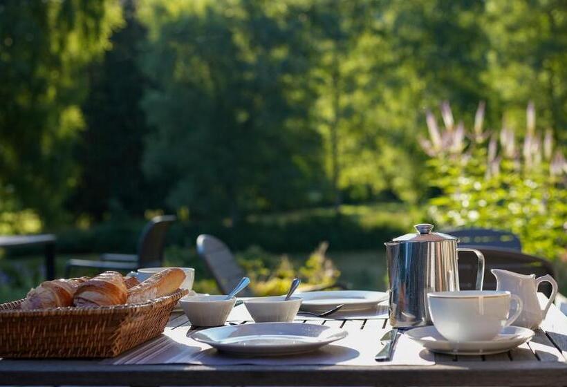سوئیت جونیور با تخت بزرگ, Auberge De La Poulcière