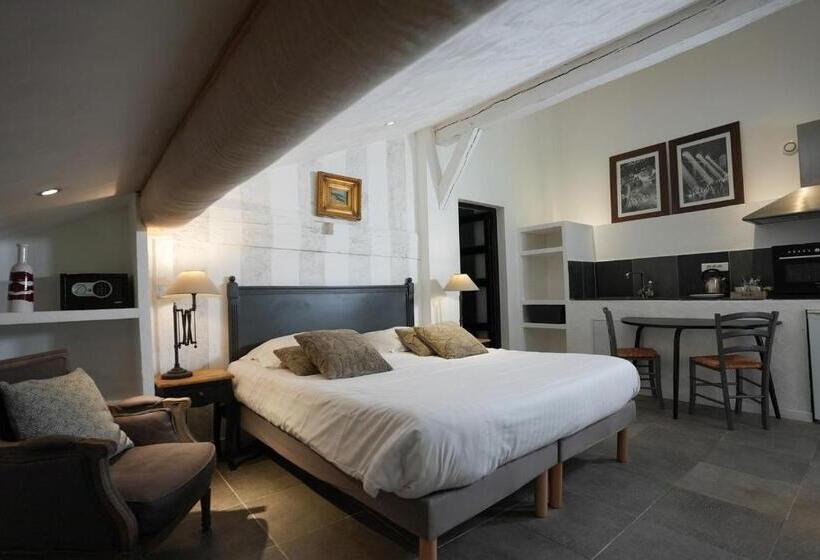 سوئیت جونیور با تخت بزرگ, Auberge De La Poulcière