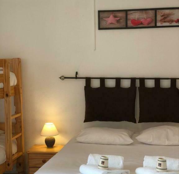 Четырехместный Номер Стандарт, Enzo Hotels Neufchâteau By Kyriad Direct