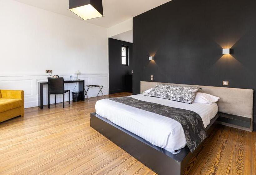 جناح, Hôtel Château La Chèze   Bordeaux Floirac