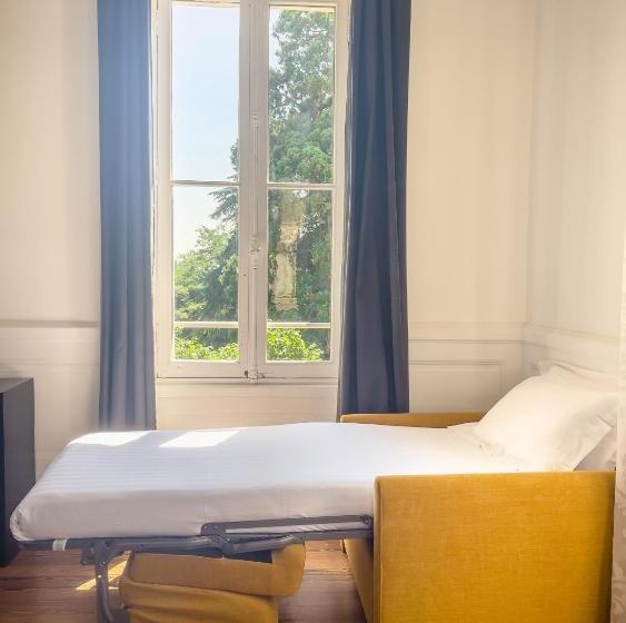 جناح, Hôtel Château La Chèze   Bordeaux Floirac