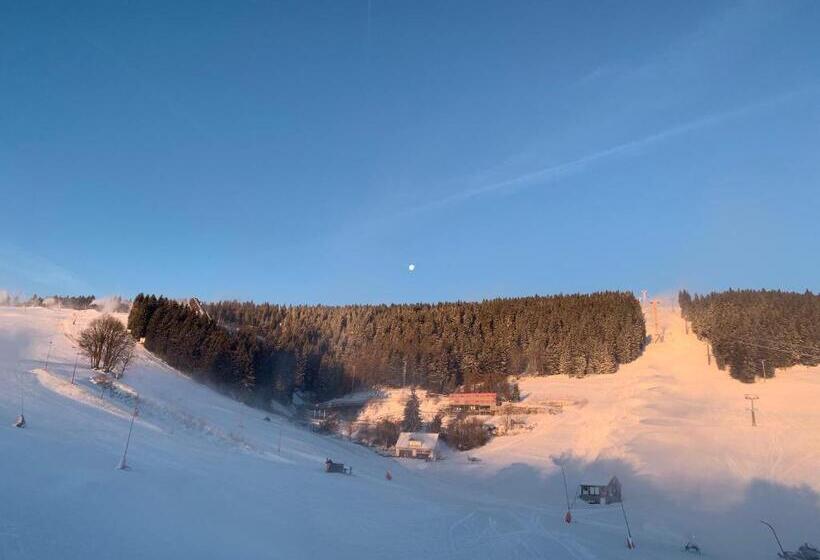 家庭山景房, K1 Sport