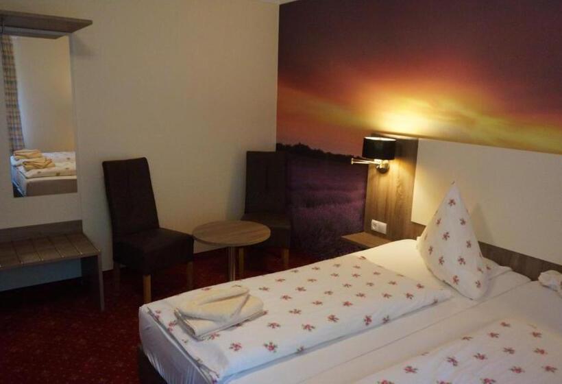 اتاق کلاسیک چهارنفره, Neuses